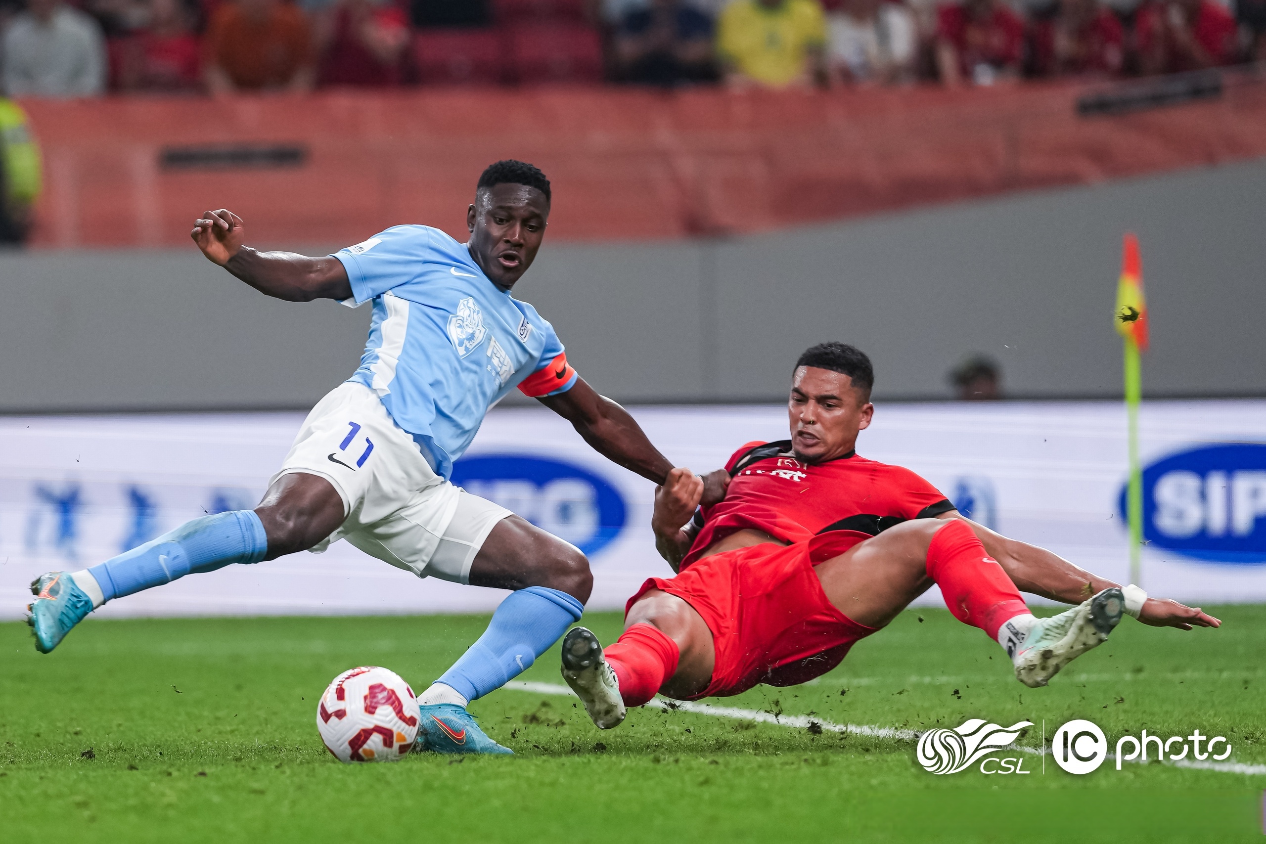 欧超杯赛程吃紧，上海海港转会期更衣室发声，震撼外界，控场能力受关注(欧超杯是什么比赛)-开云官网